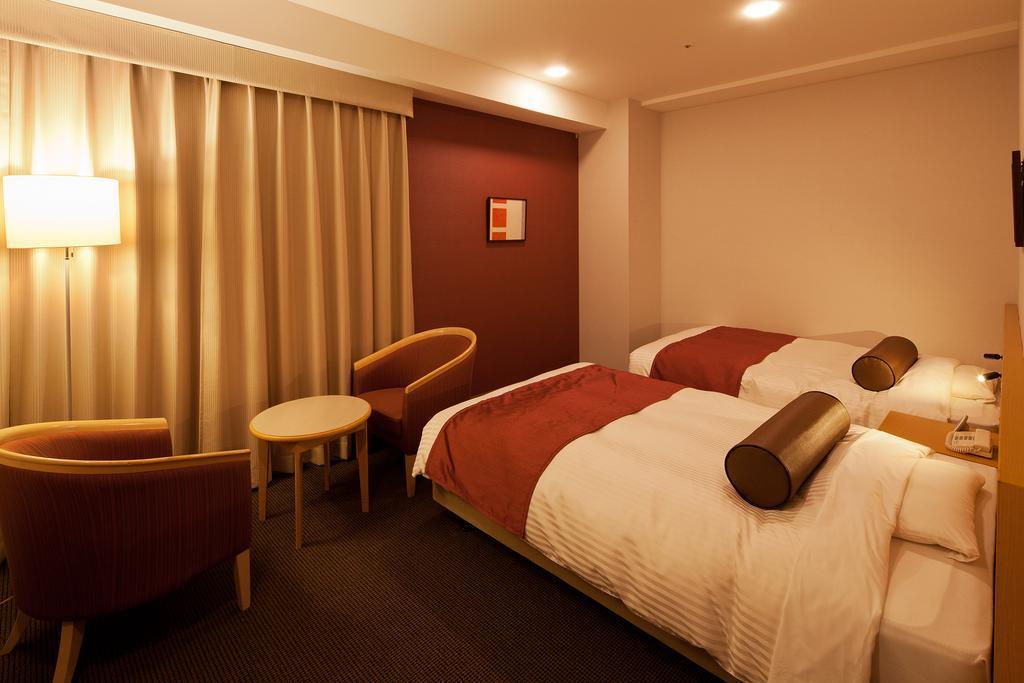Ueda Tokyu REI Hotel Bagian luar foto