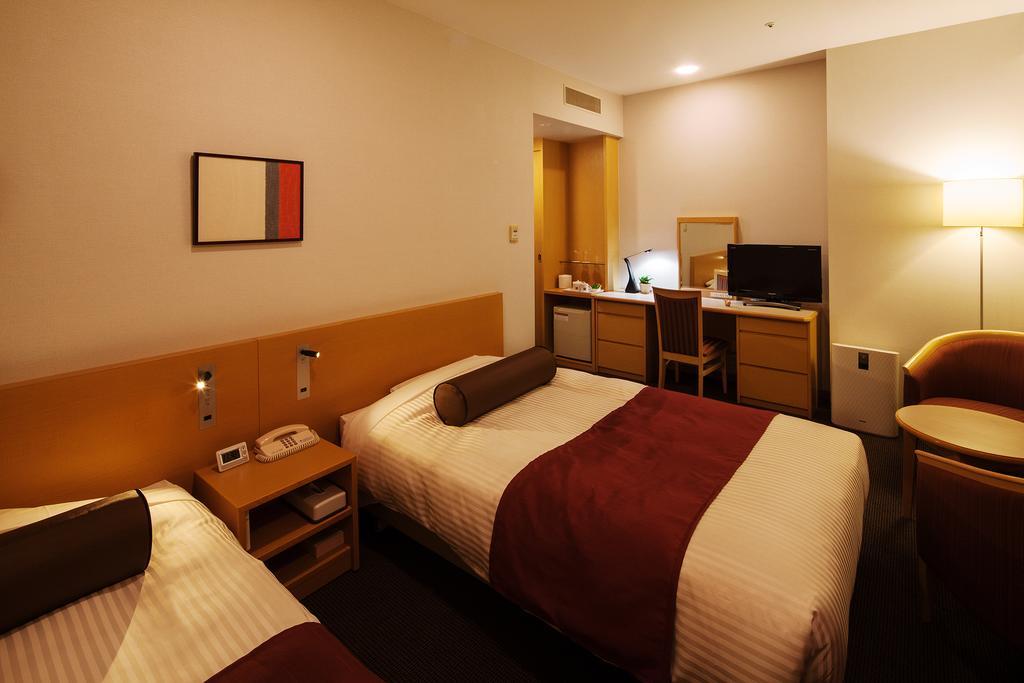Ueda Tokyu REI Hotel Bagian luar foto