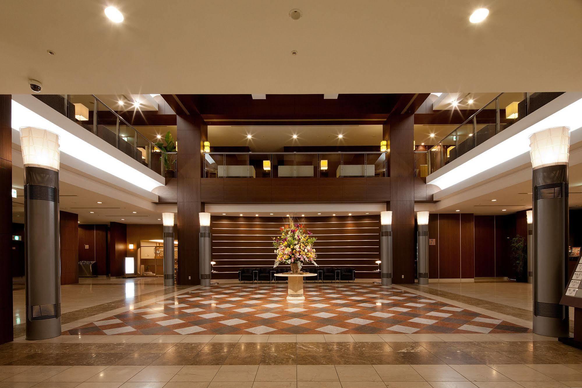 Ueda Tokyu REI Hotel Bagian luar foto