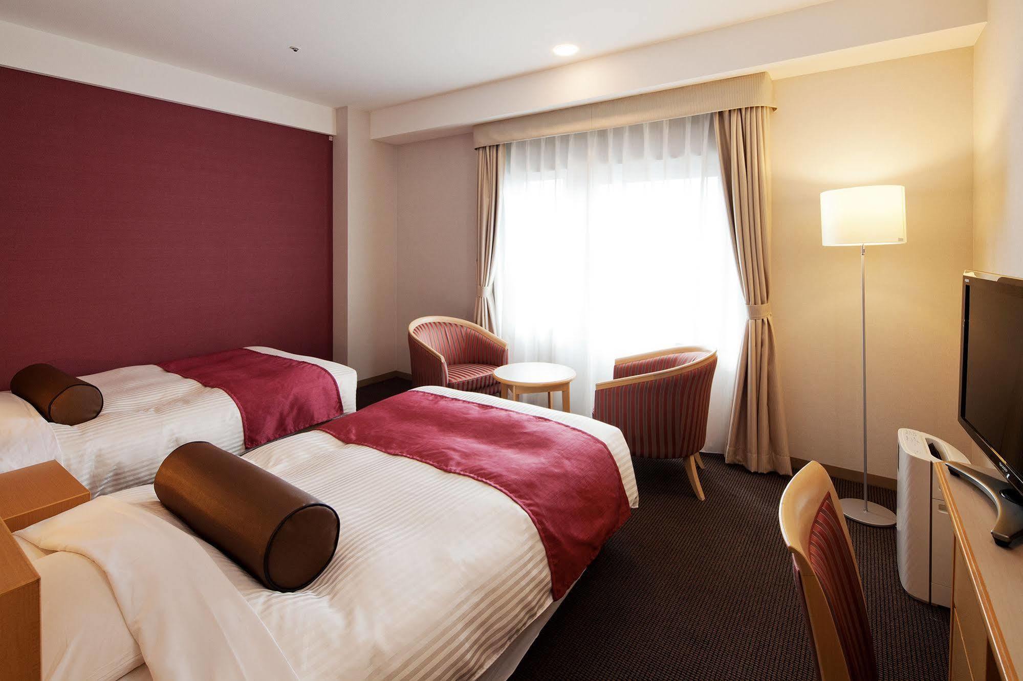 Ueda Tokyu REI Hotel Bagian luar foto